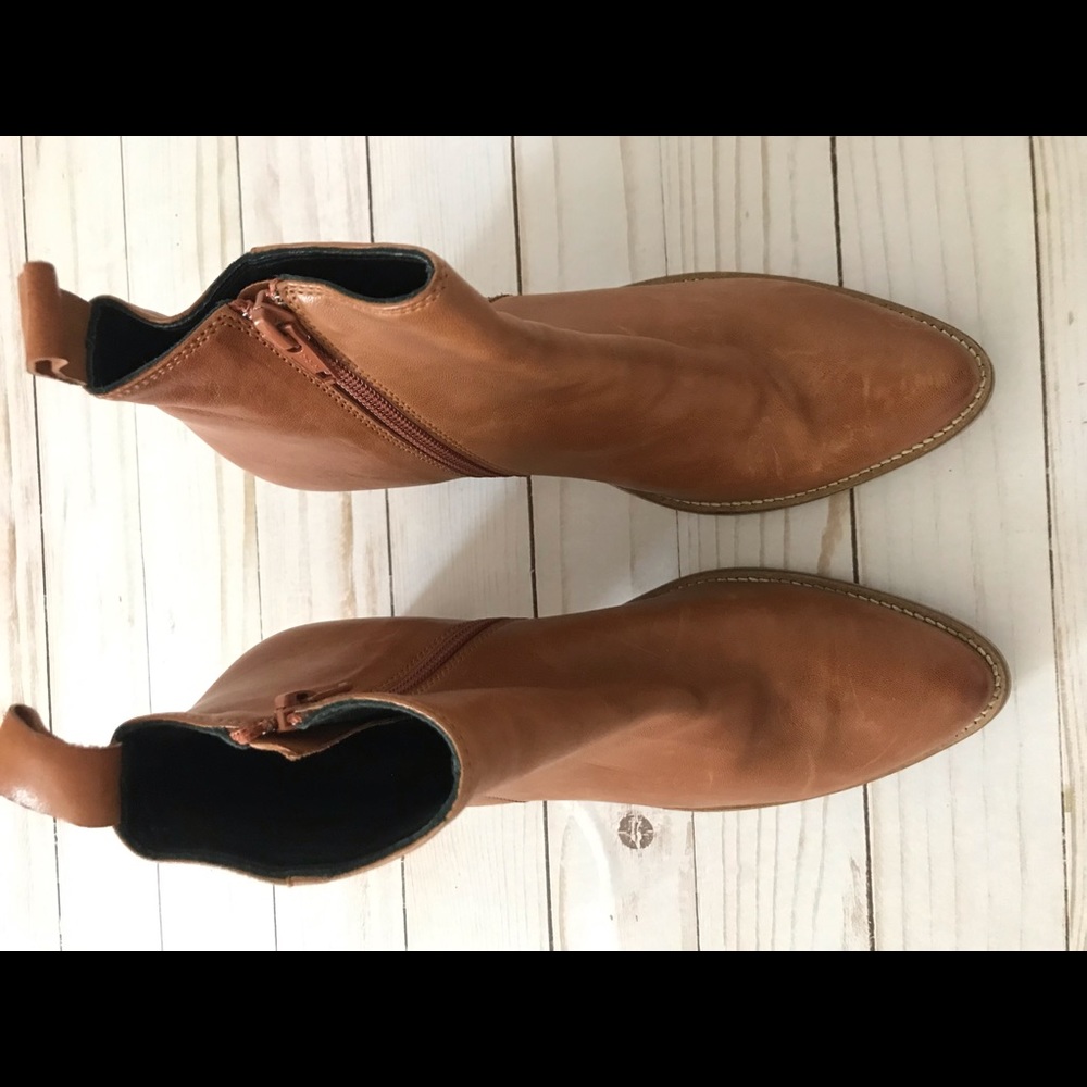 Gardenia Tan leather booties - Picture 5 of 5